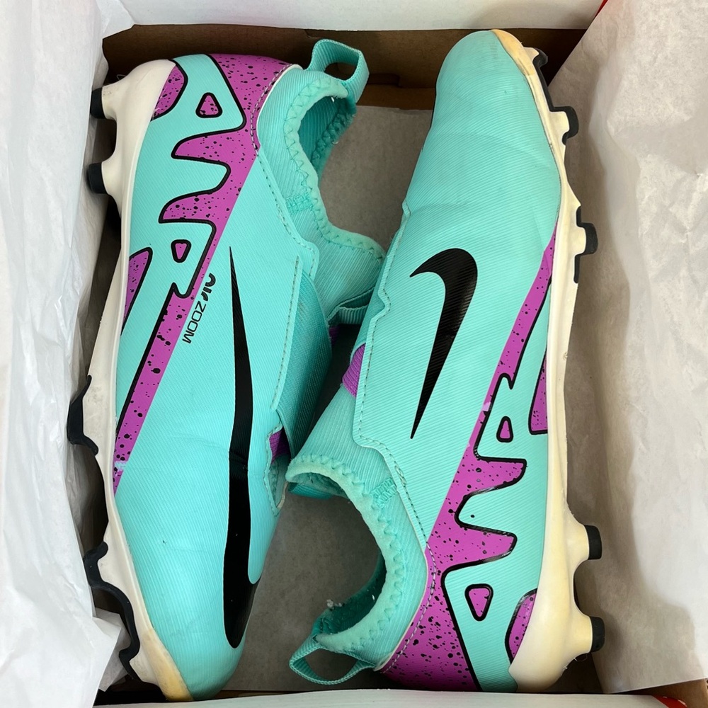 Nike Jr Zoom Vapor 15 Academy FG/MG Soccer Cleats - Size 4.5